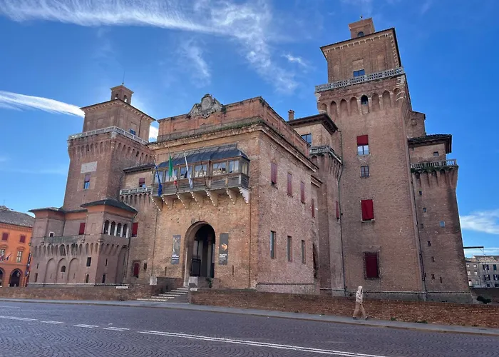 Largo Castello Ferrara