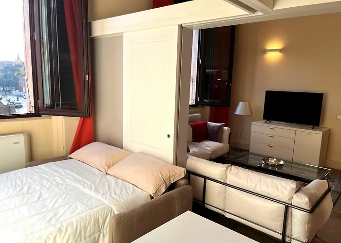 Largo Castello Феррара